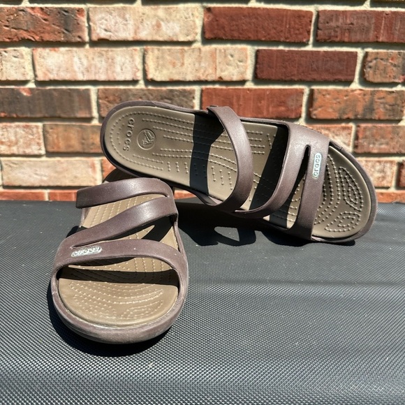 CROCS Shoes - Crocs Brown Patricia Wedge Sandals Women’s 9 Slip On Comfortable Wedge Straps
